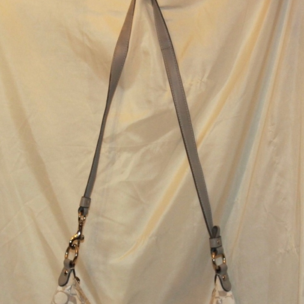 Coach Bag - Picture 3 of 6